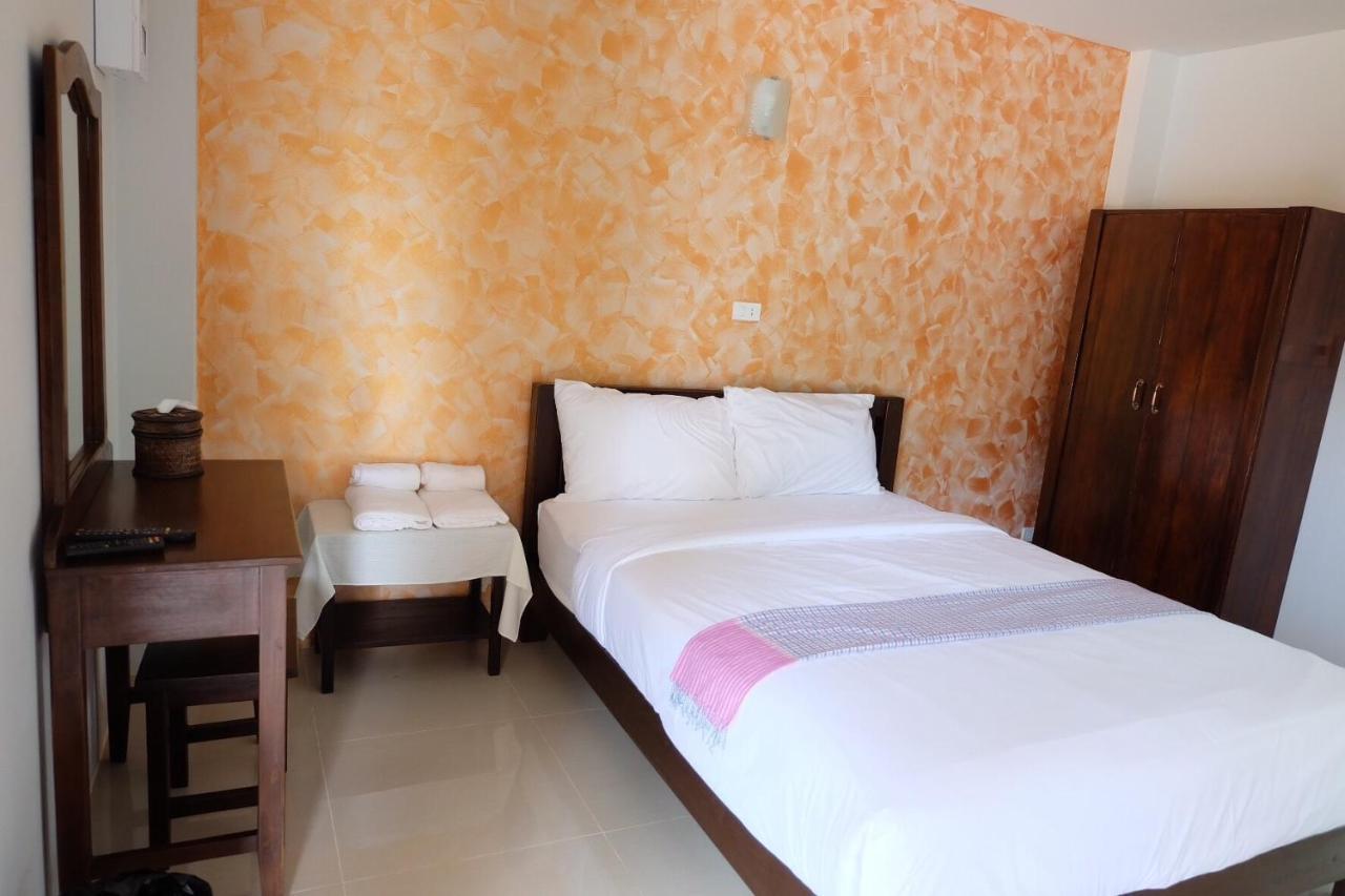 Benya Hotel 난 외부 사진