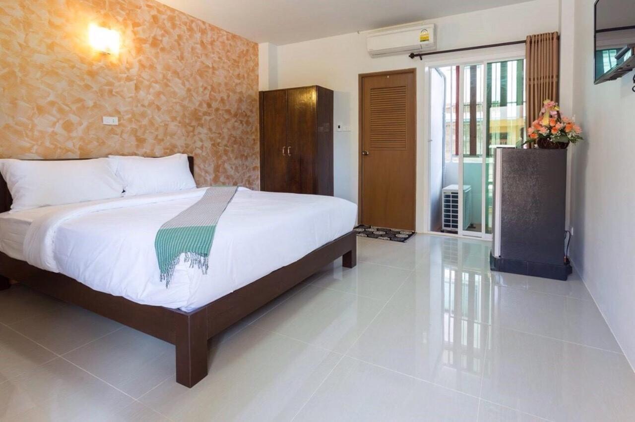 Benya Hotel 난 외부 사진
